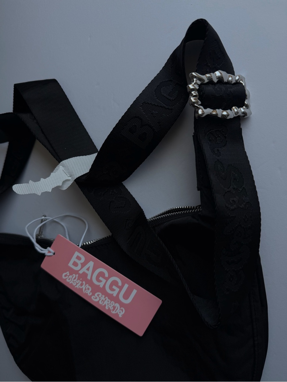 NWT BAGGU Collina Strada Medium Crescent Bag - Picture 2 of 3